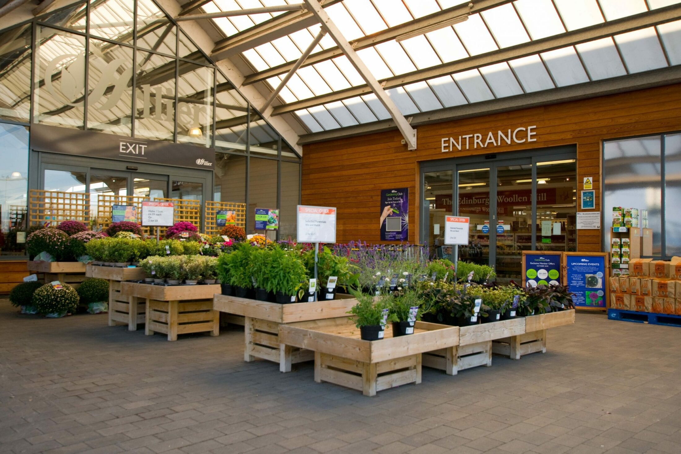 Hilliergardencentreeastbourneconiferdisplay Hillier