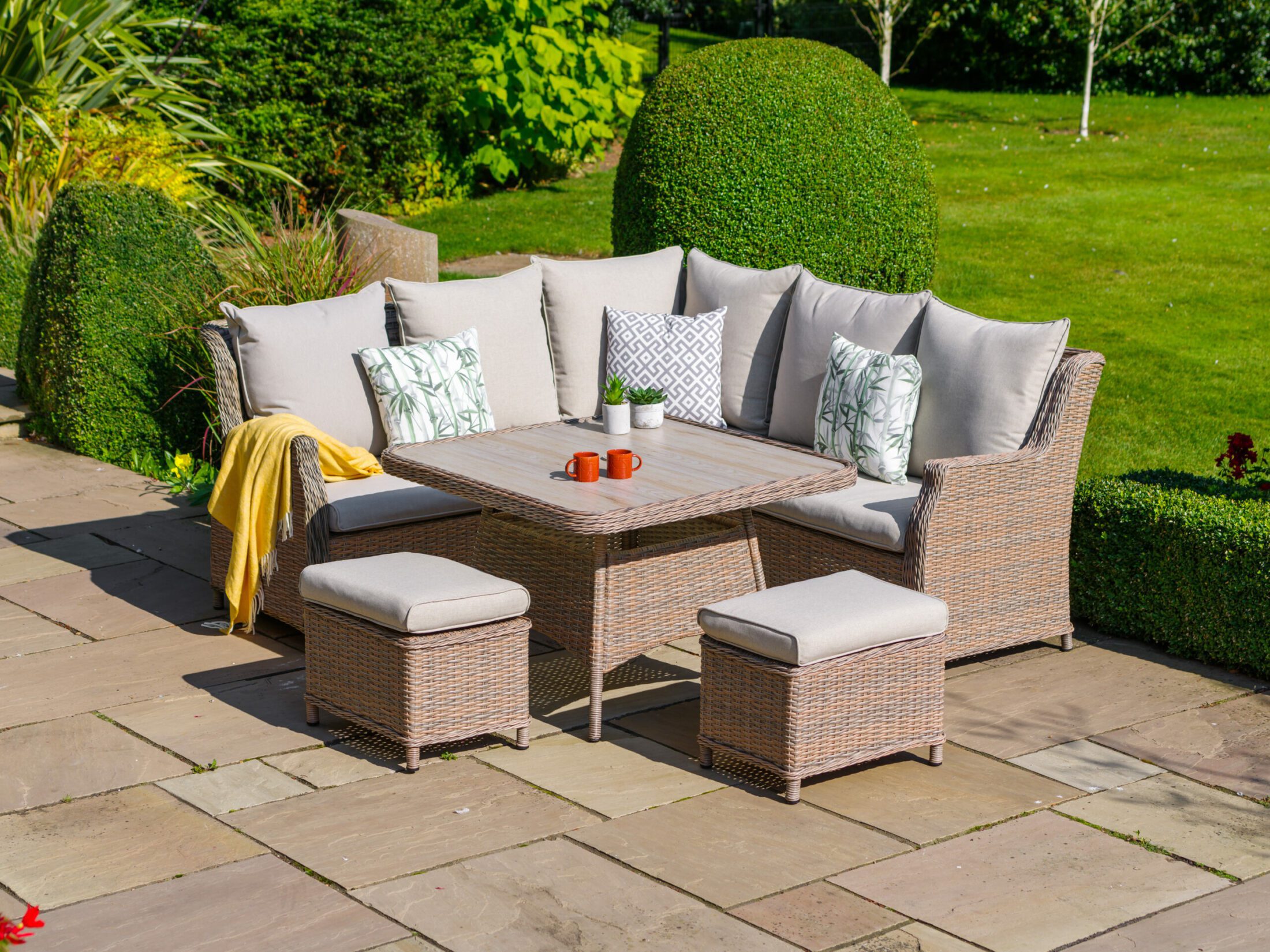 Blenheim casual discount dining set