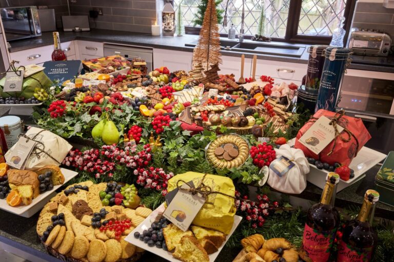 Create a Beautiful Sweet Treat Table this Christmas  