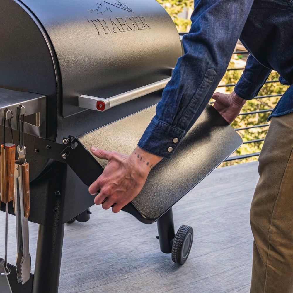 Traeger Folding Shelf – Pro 780/Ironwood 885