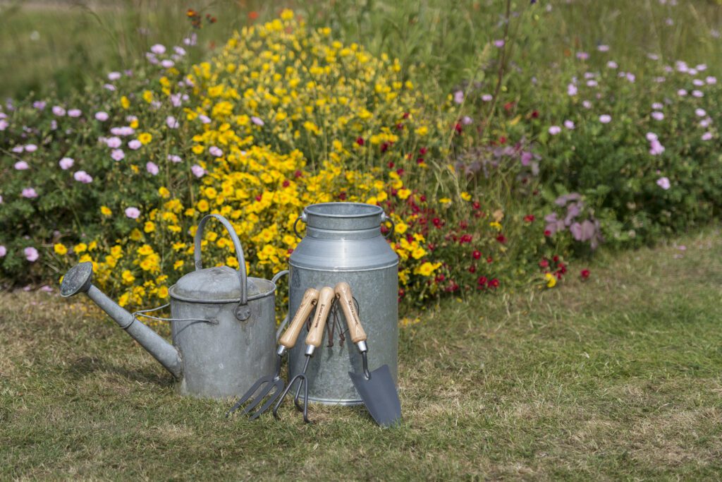 Hand garden tools