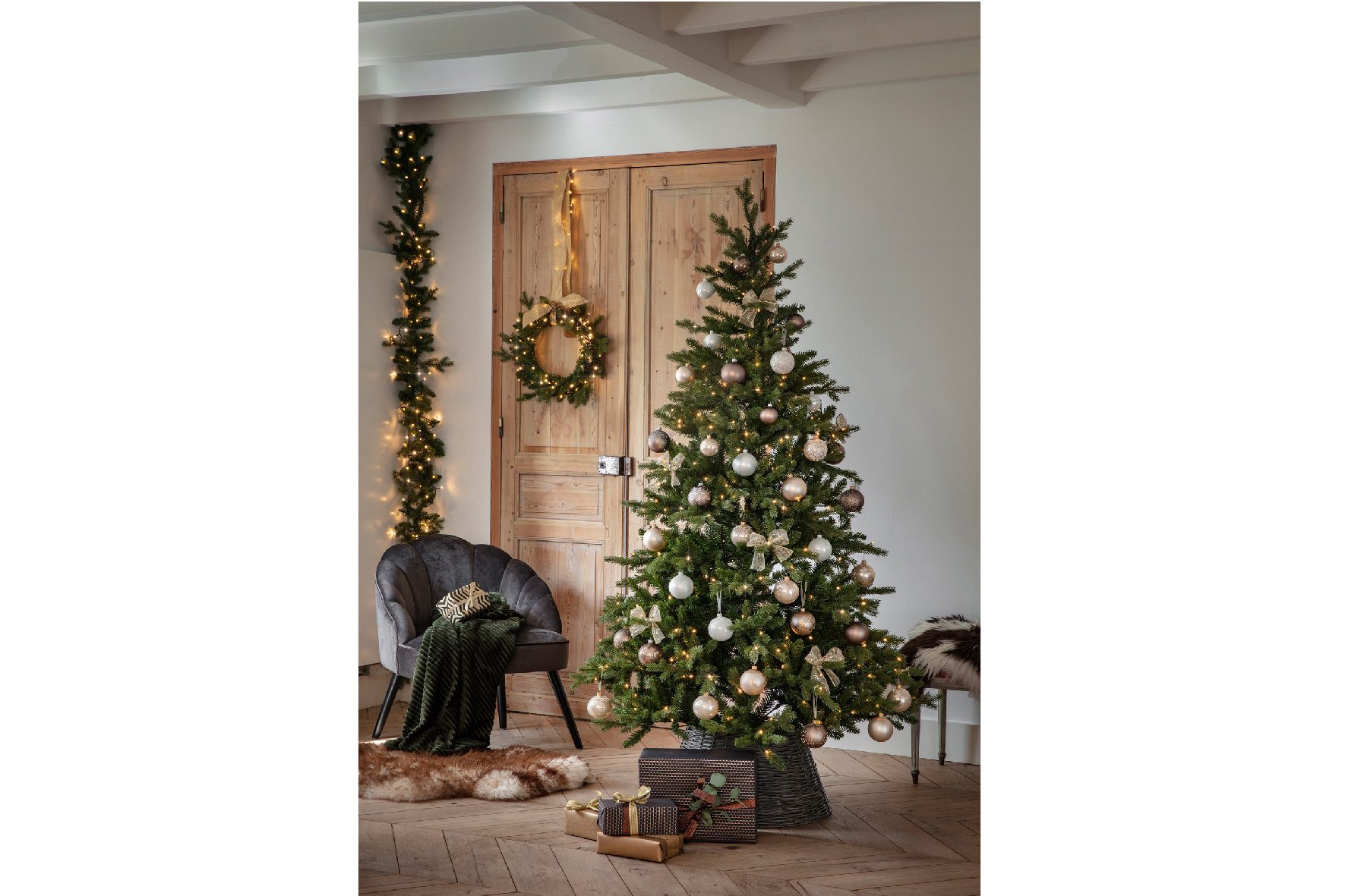 How to Decorate Your Christmas Tree Like a Pro Hillier