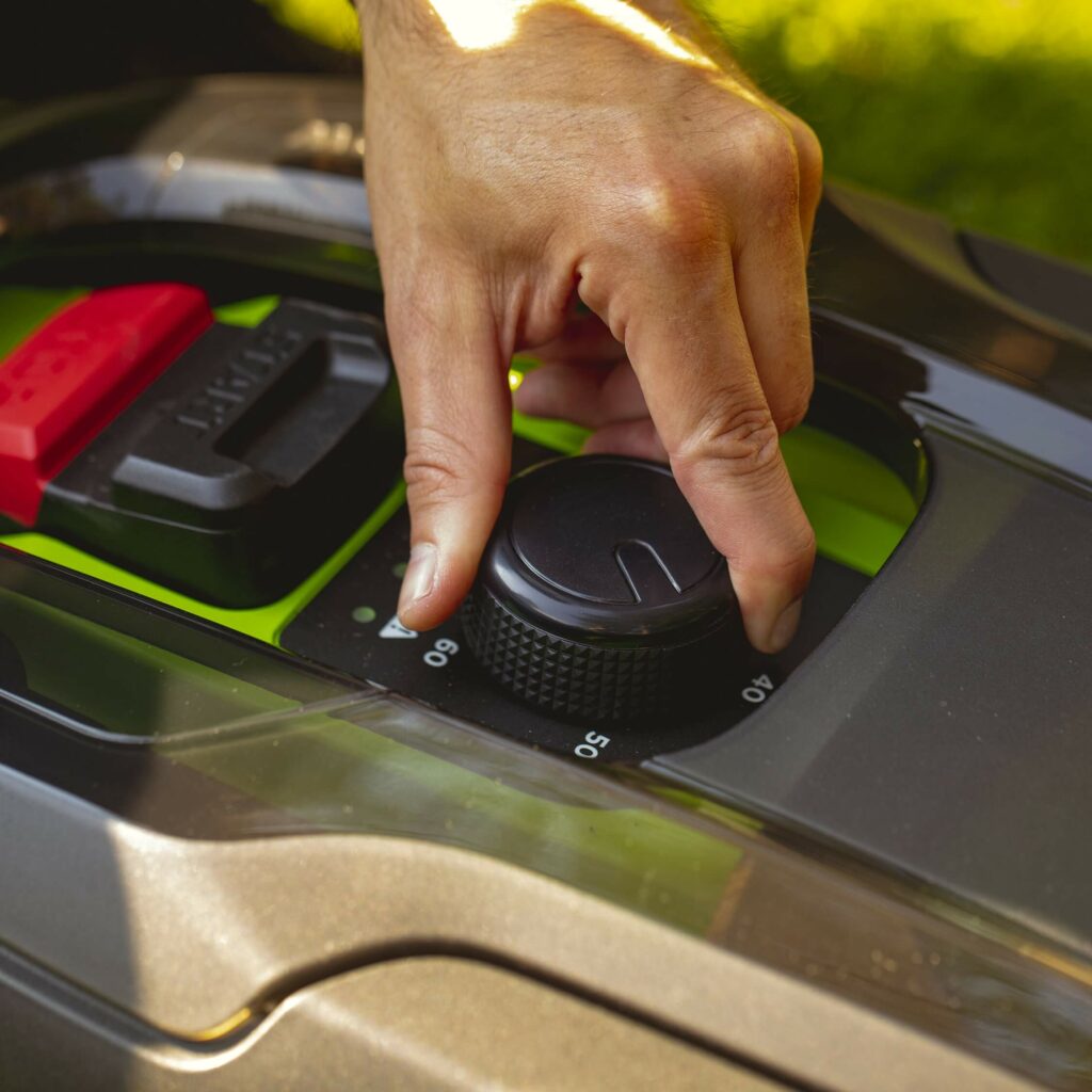 Greenworks 750m2 Robotic Lawnmower 6952909065601