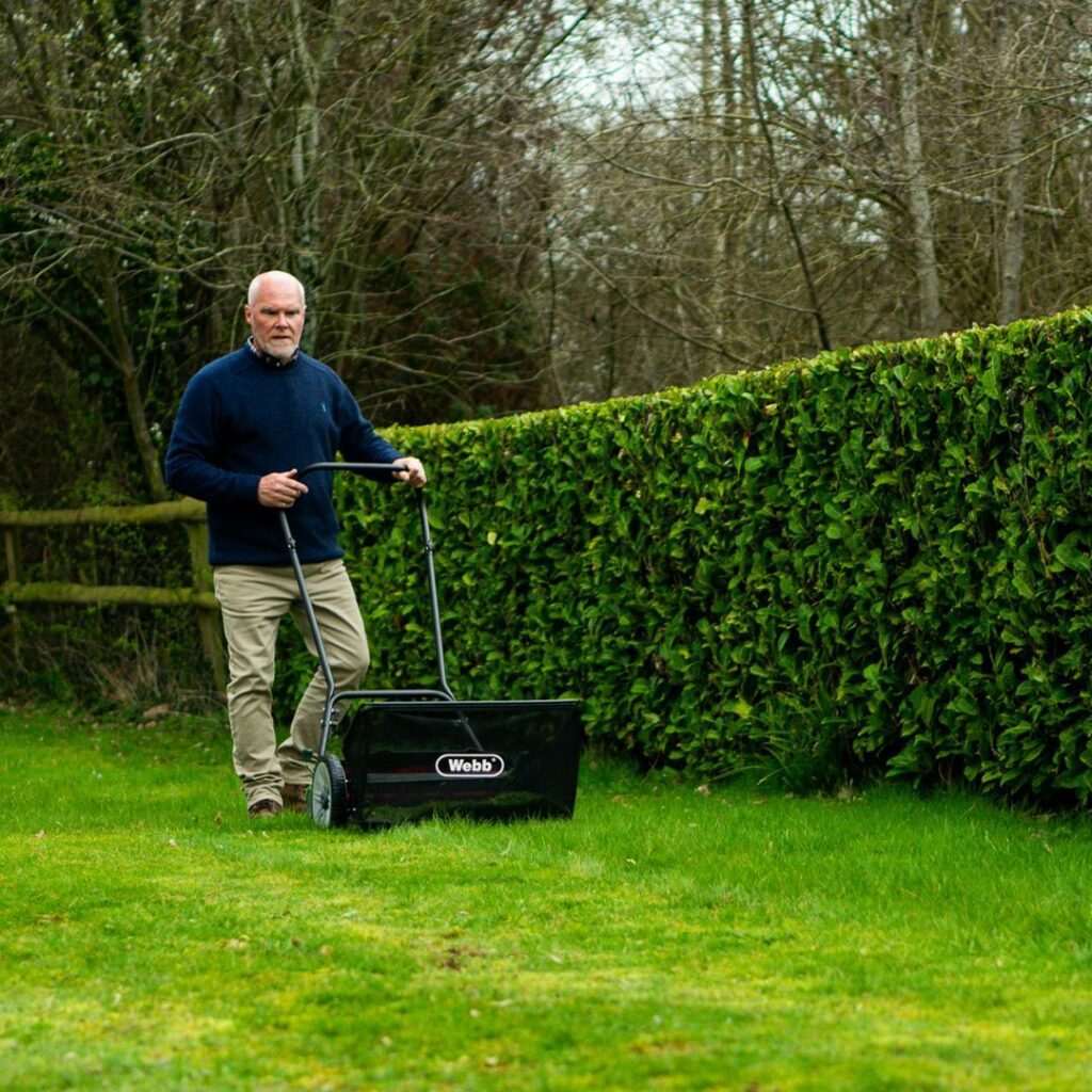 Webb Classic 45cm (18″) ‘Contact Free’ Sidewheel Lawnmower 5060012806699