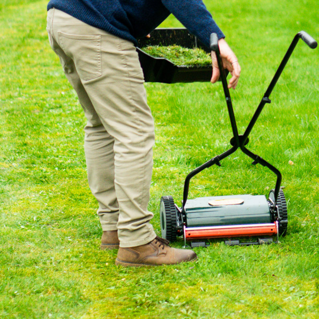 Webb Classic 30cm (12″) ‘Autoset’ Sidewheel Lawnmower 5060012809768